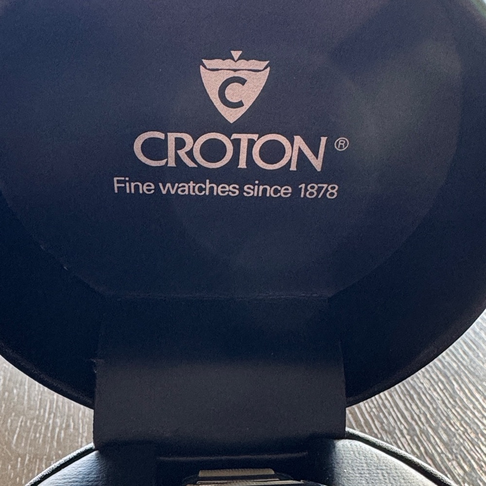 Croton Men's Olive and Silver Watch - Picture 2 of 6